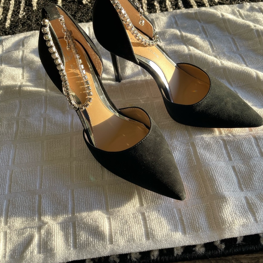 Elegant Black Women's Heels with Rhinestone Detail